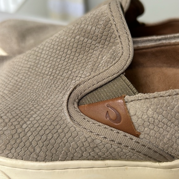 OluKai Women's Pehuea Leather Slip On, drop in heel, women’s size 7 - Picture 2 of 11